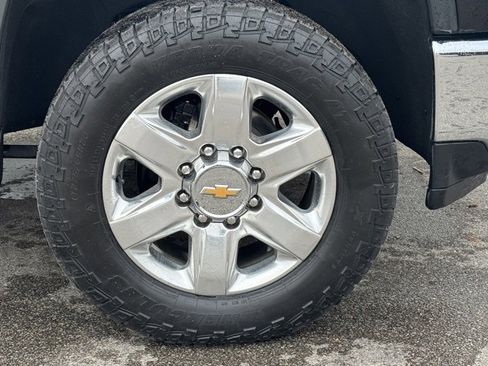 Used 2022 Chevrolet Silverado 2500 LTZ w/ LTZ Premium Package image 2