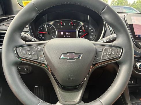 Used 2023 Chevrolet Equinox Premier AWD/4WD image 27