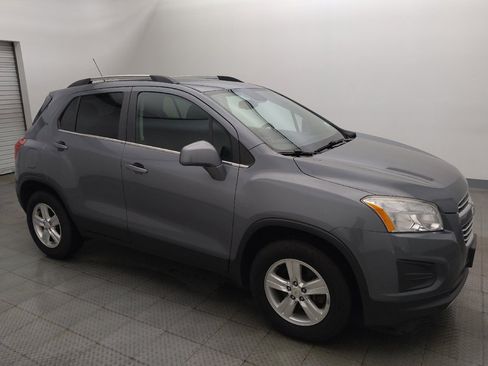 Used 2015 Chevrolet Trax LT w/ LT Sun and Sound Package AWD/4WD image 11