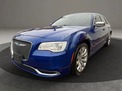 Used 2018 Chrysler 300 Touring w/ Chrome Appearance Package image 1