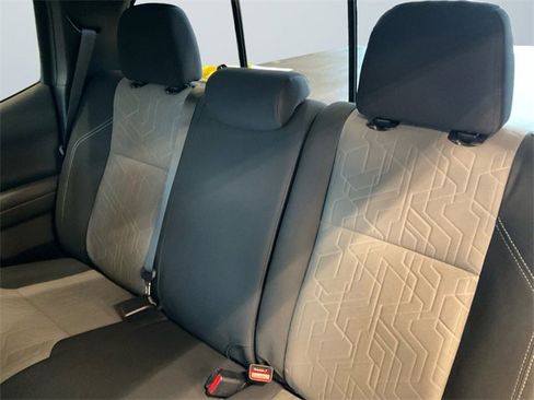 Used 2022 Toyota Tacoma TRD Off-Road image 13