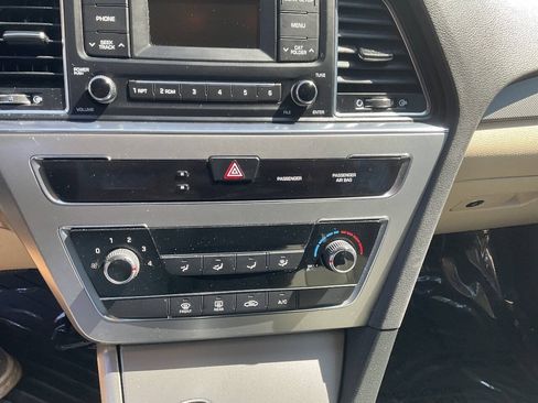 Used 2017 Hyundai Sonata SE FWD image 17