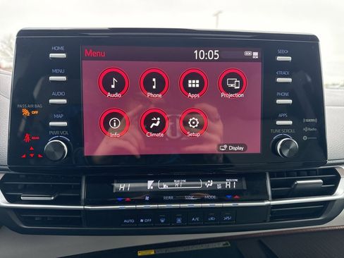 Used 2021 Toyota Sienna LE w/ LE Plus Package image 15