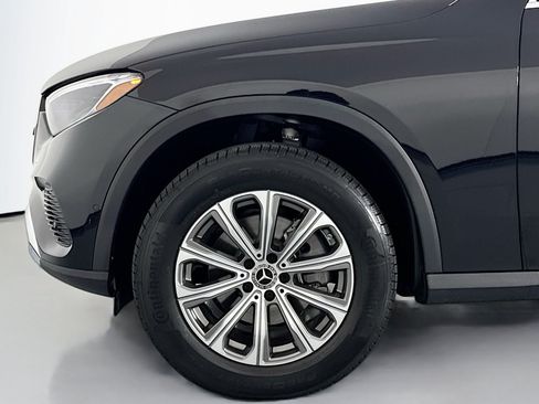 Certified 2025 Mercedes-Benz GLC 300 image 11