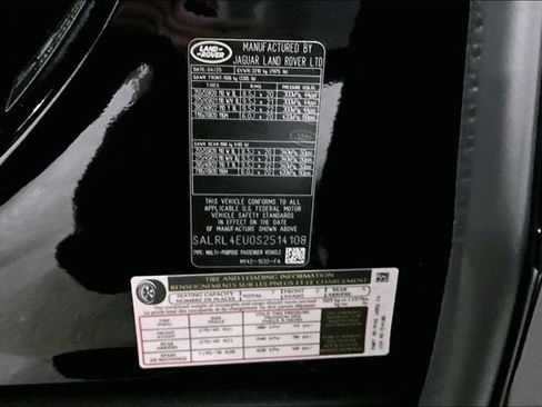 Certified 2025 Land Rover Discovery Dynamic SE AWD/4WD image 34