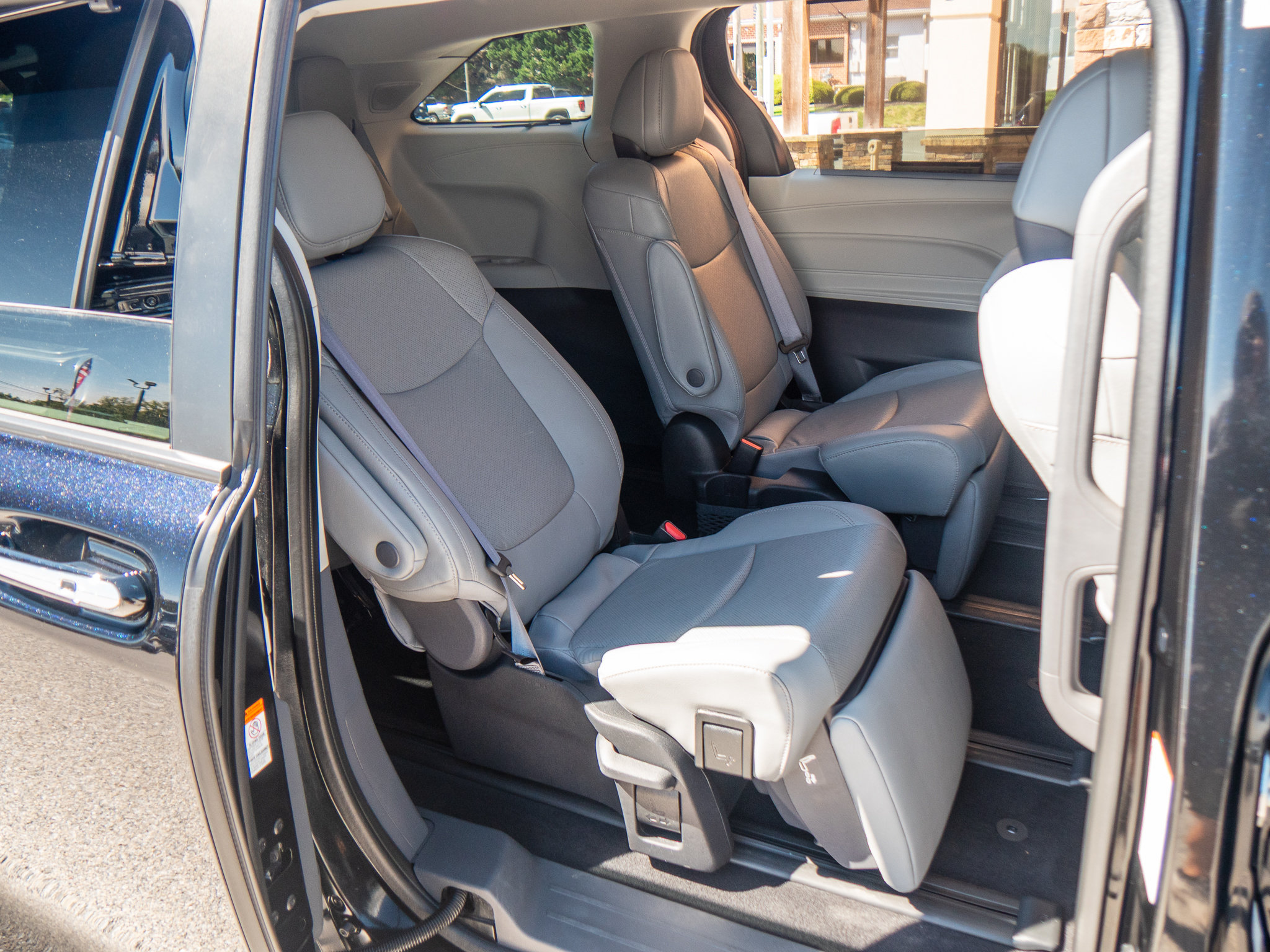 Used 2022 Toyota Sienna Limited AWD/4WD image 20