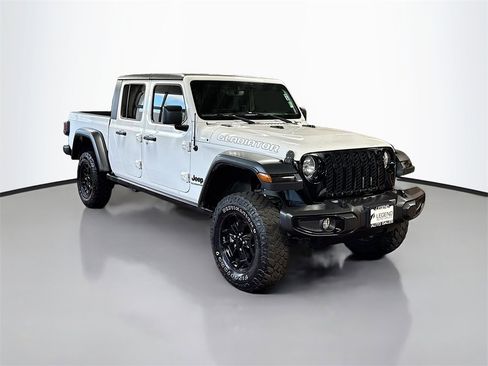 Used 2021 Jeep Gladiator Willys image 3