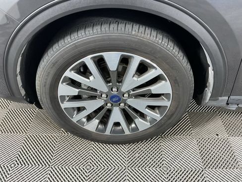 Used 2020 Ford Escape Titanium AWD/4WD image 9