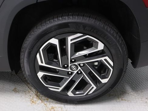 Certified 2025 Hyundai Tucson Limited AWD/4WD image 23