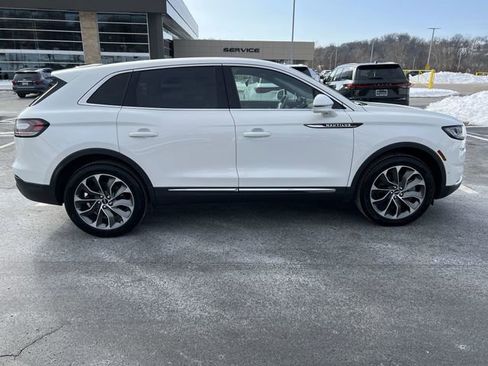 Used 2022 Lincoln Nautilus Reserve w/ Equipment Group 201A image 2