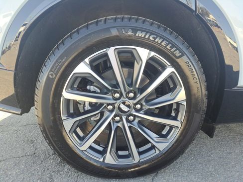 Certified 2025 Cadillac Lyriq Sport image 18