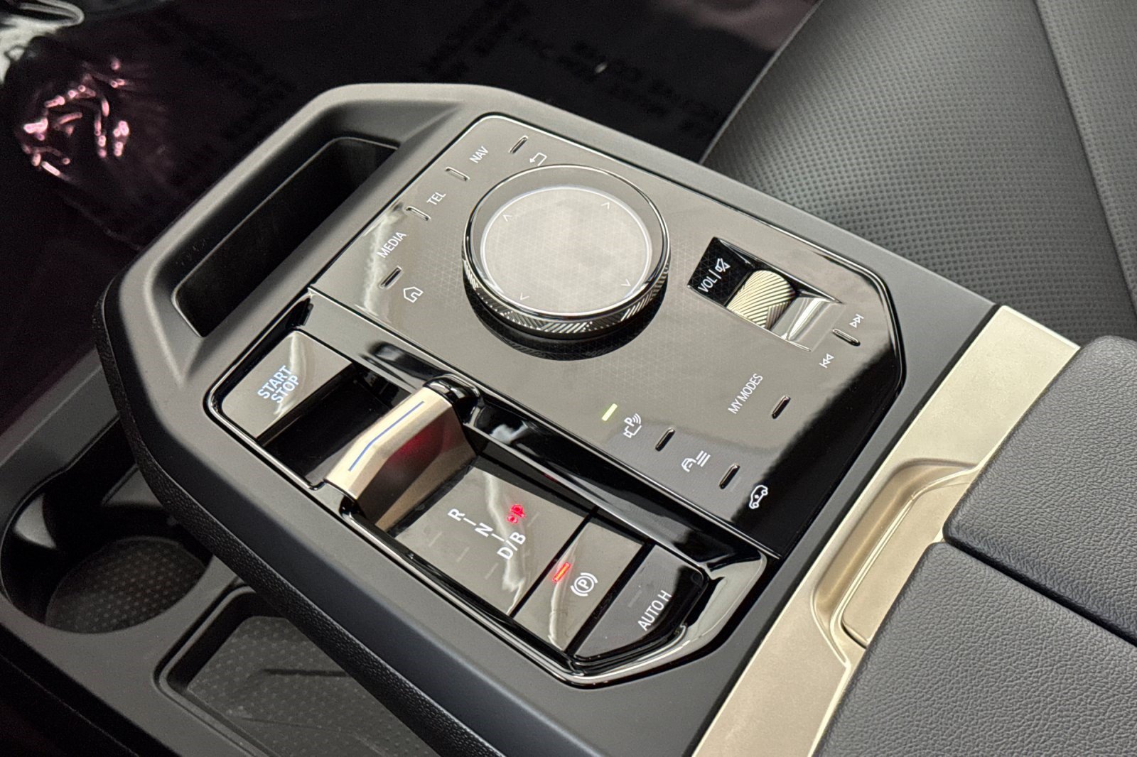 Certified 2024 BMW iX M60 AWD/4WD image 17