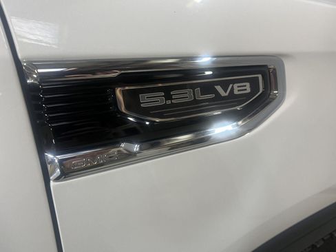 Used 2024 GMC Sierra 1500 SLT w/ SLT Premium Plus Package AWD/4WD image 11