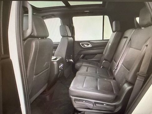 Used 2022 Chevrolet Tahoe LT w/ LT Signature Package RWD image 14
