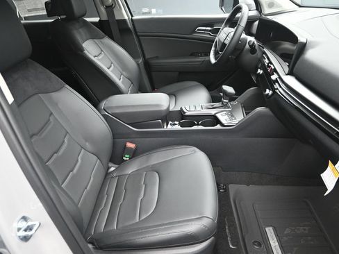 New 2026 Kia Sportage SX FWD image 38