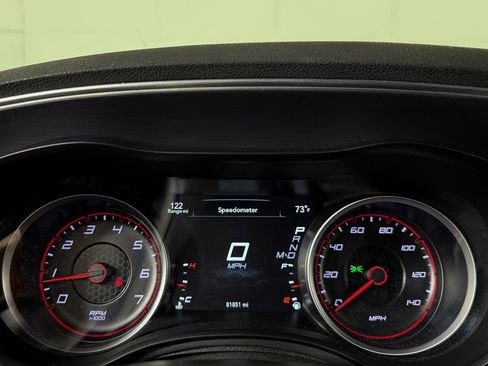 Used 2018 Dodge Charger SXT image 10
