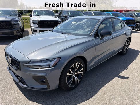 Used 2024 Volvo S60 B5 Plus AWD/4WD image 4