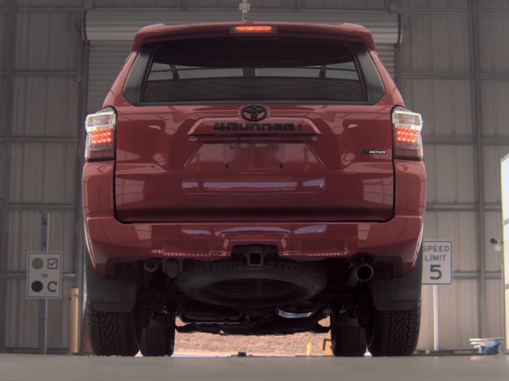 Used 2022 Toyota 4Runner SR5 Premium w/ Moonroof Package RWD image 8