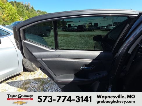 Used 2024 Nissan Sentra SR w/ SR Premium Package FWD image 12