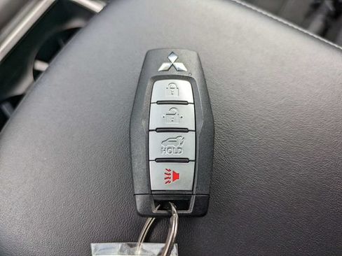 Used 2024 Mitsubishi Outlander SE FWD image 32