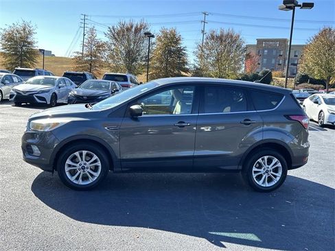 Used 2017 Ford Escape SE image 7