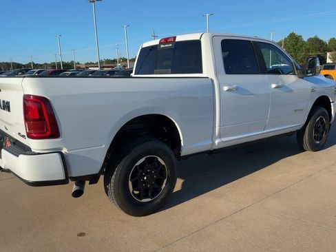 New 2025 RAM 2500 Laramie AWD/4WD image 8
