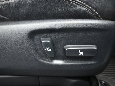 Used 2022 Toyota 4Runner Limited image 12