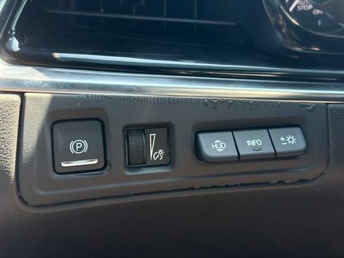 Used 2023 Cadillac XT6 Premium Luxury w/ Technology Package FWD image 34