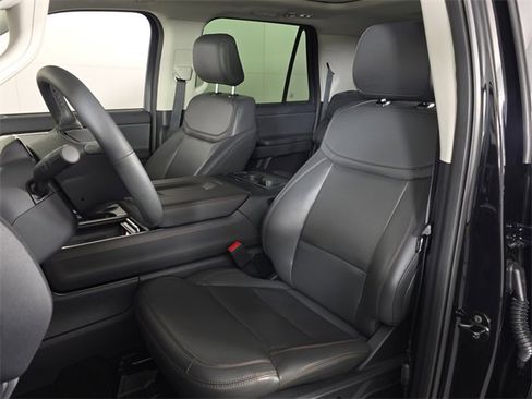 Used 2025 Ford Expedition Max Active image 18