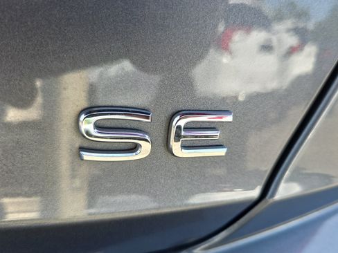 Used 2023 Volkswagen Jetta SE w/ Panoramic Sunroof Package FWD image 33
