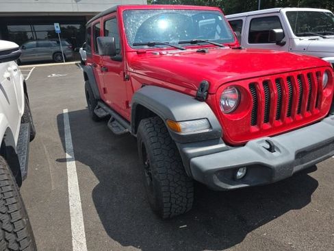 Used 2019 Jeep Wrangler Unlimited Sport S AWD/4WD image 3