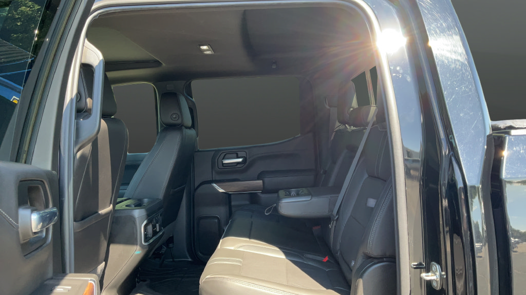 Used 2020 Chevrolet Silverado 1500 High Country w/ Technology Package AWD/4WD image 19