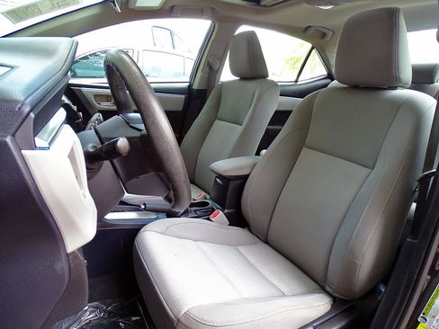 Used 2014 Toyota Corolla LE FWD image 12