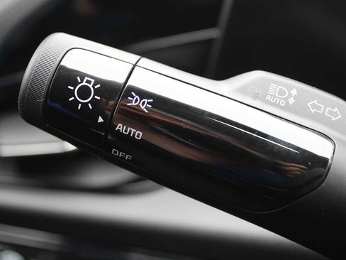 New 2025 Kia Niro EX image 24