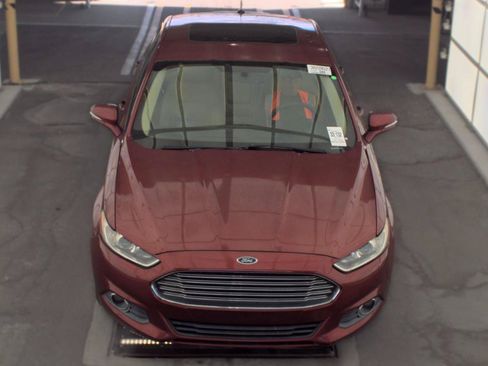 Used 2013 Ford Fusion SE FWD image 2