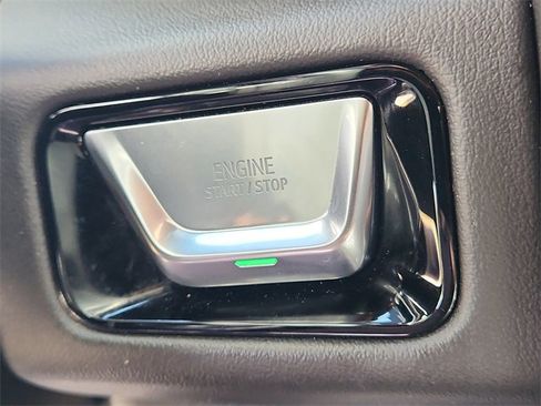 Certified 2025 GMC Yukon Elevation image 31