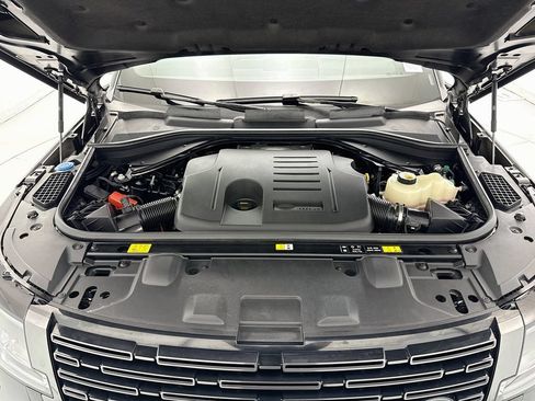 Used 2025 Land Rover Range Rover SE AWD/4WD image 28