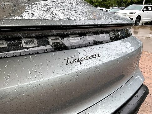 Used 2023 Porsche Taycan RWD image 27