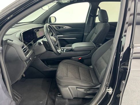 Used 2024 Chevrolet Traverse LS FWD image 19