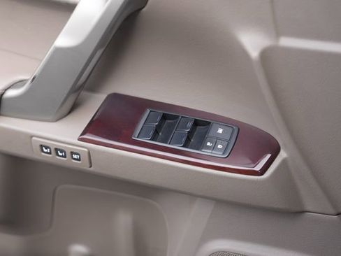 Used 2017 Lexus GX 460 image 30