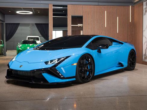 Used 2023 Lamborghini Huracan Tecnica RWD image 3