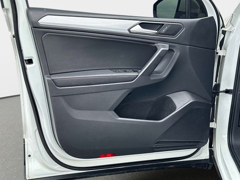 Used 2022 Volkswagen Tiguan S image 19