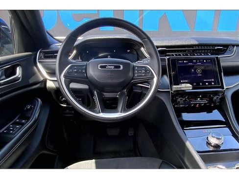 Used 2024 Jeep Grand Cherokee L Altitude AWD/4WD image 6