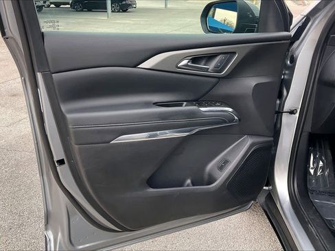 Certified 2025 Chevrolet Traverse LT image 21