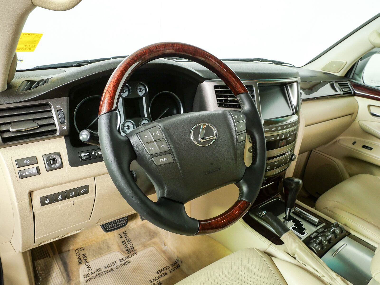 Used 2011 Lexus LX 570 4WD w/ Luxury Pkg image 5