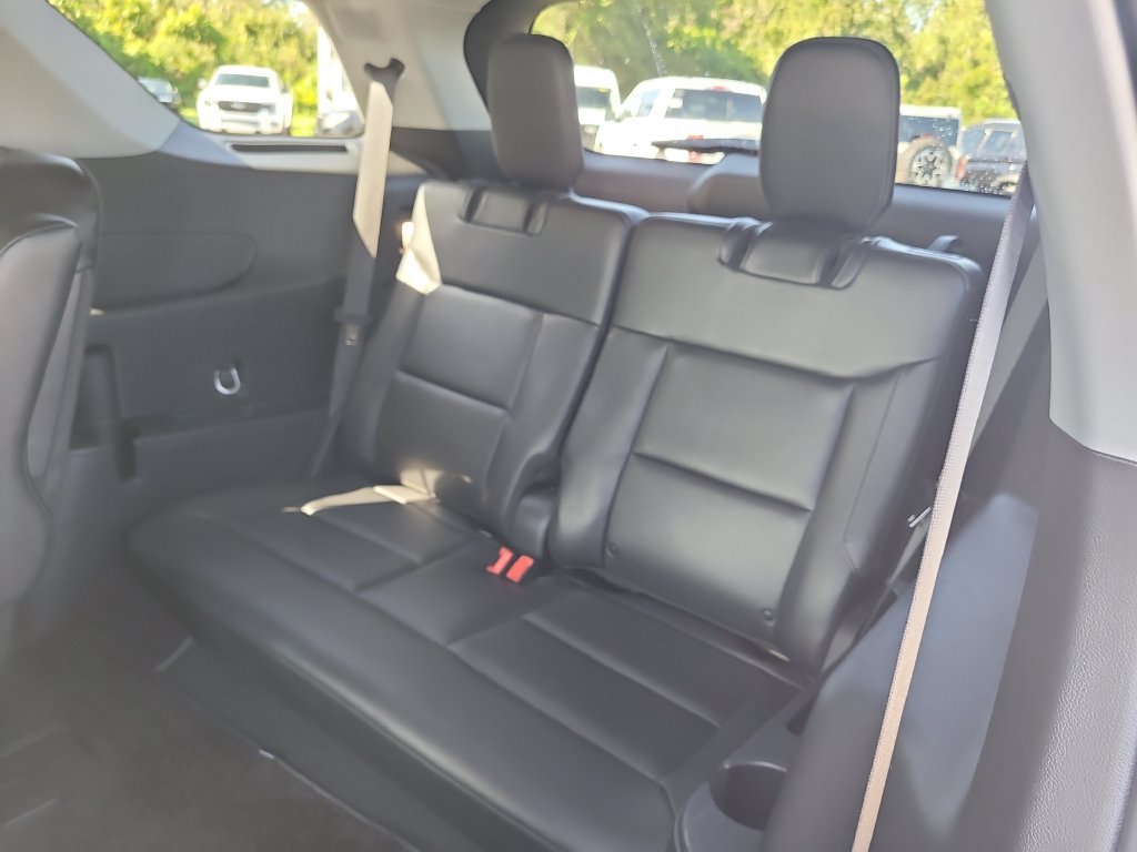 Certified 2024 Ford Explorer Limited RWD image 12