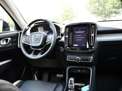 New 2025 Volvo XC40 B5 Plus w/ Protection Package Premier image 19