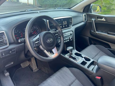 Used 2020 Kia Sportage LX AWD/4WD image 11