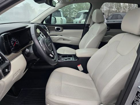 Certified 2023 Kia Sorento EX w/ Panoramic Sunroof Package image 22