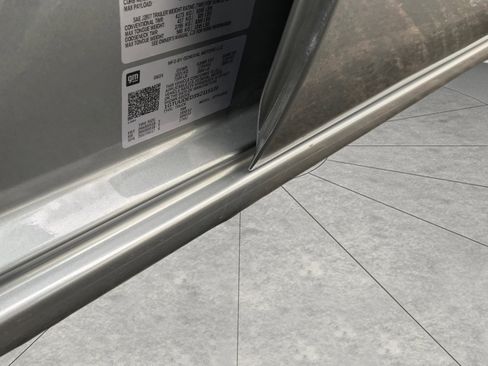 Certified 2025 GMC Sierra 1500 SLT image 27